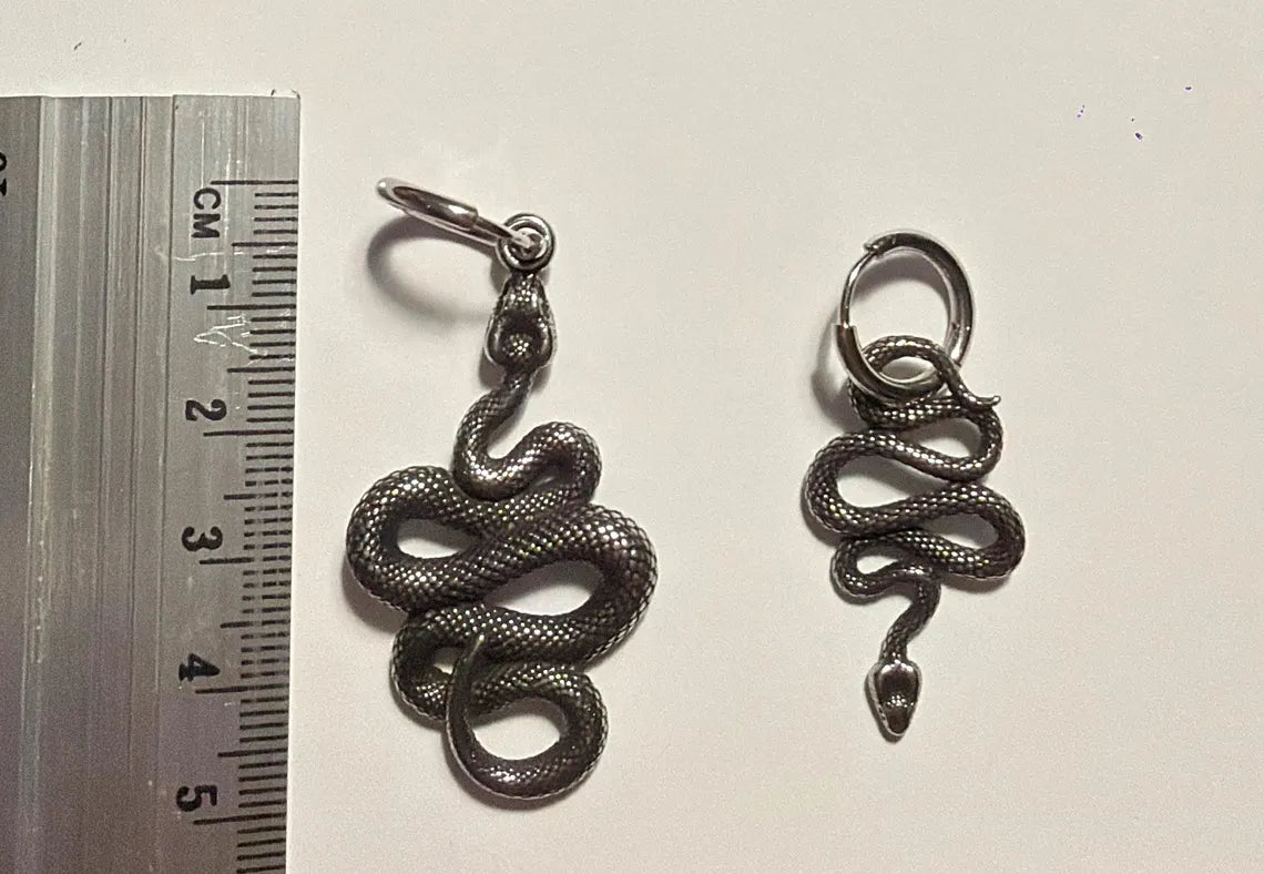 SnakeSkin Chocker with pendant snake Black
