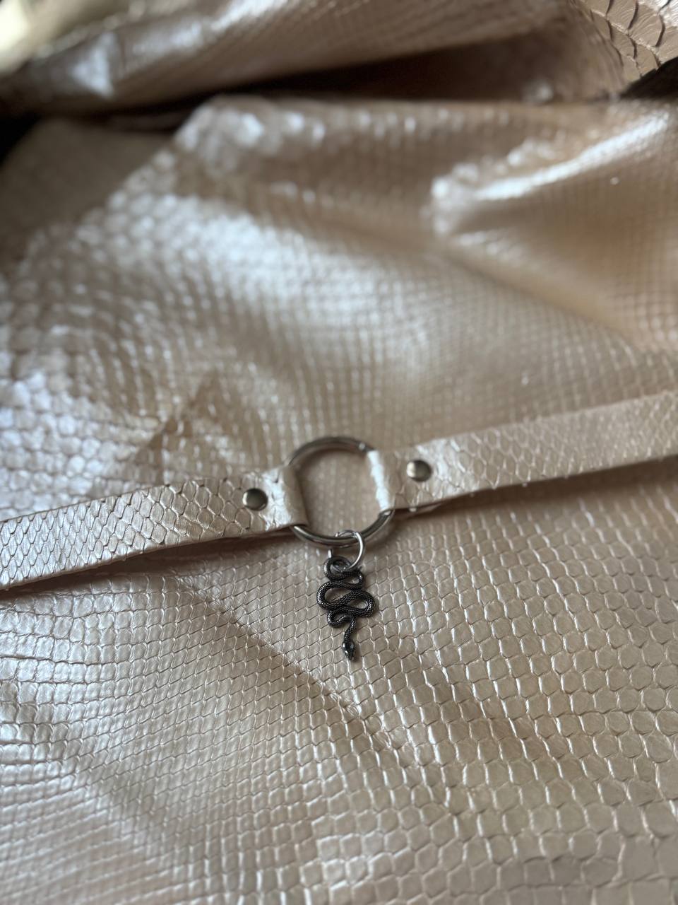 SnakeSkin Chocker with pendant snake white pearl